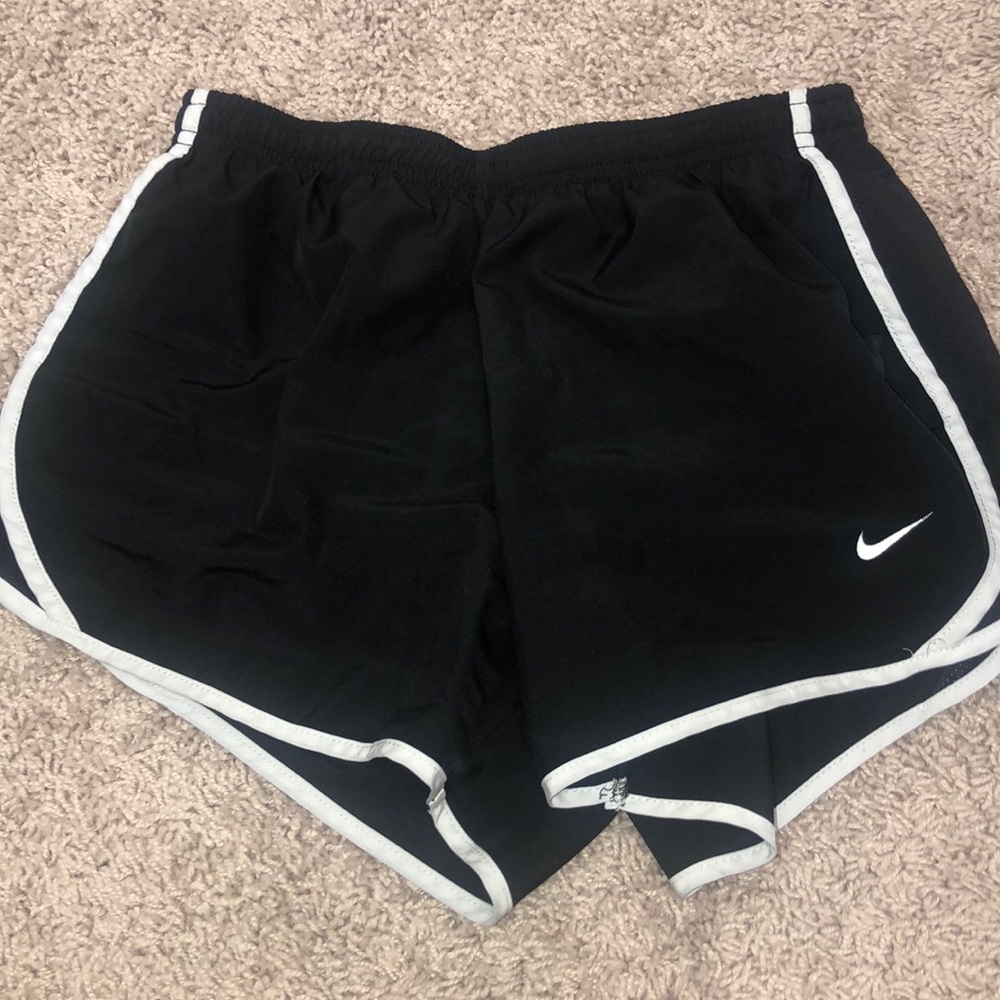 Nike Shorts - Picture 1 of 4